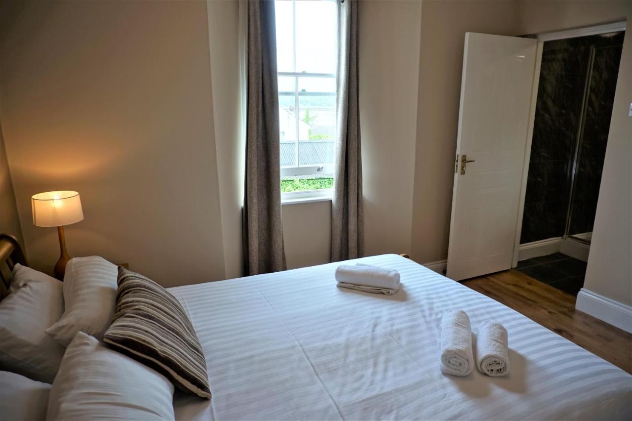 The Angel Hotel Cardigan Kültér fotó
